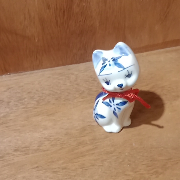 Delftware Ceramic Cat